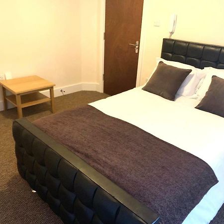 Serviced Accommodations Luton  Exterior photo