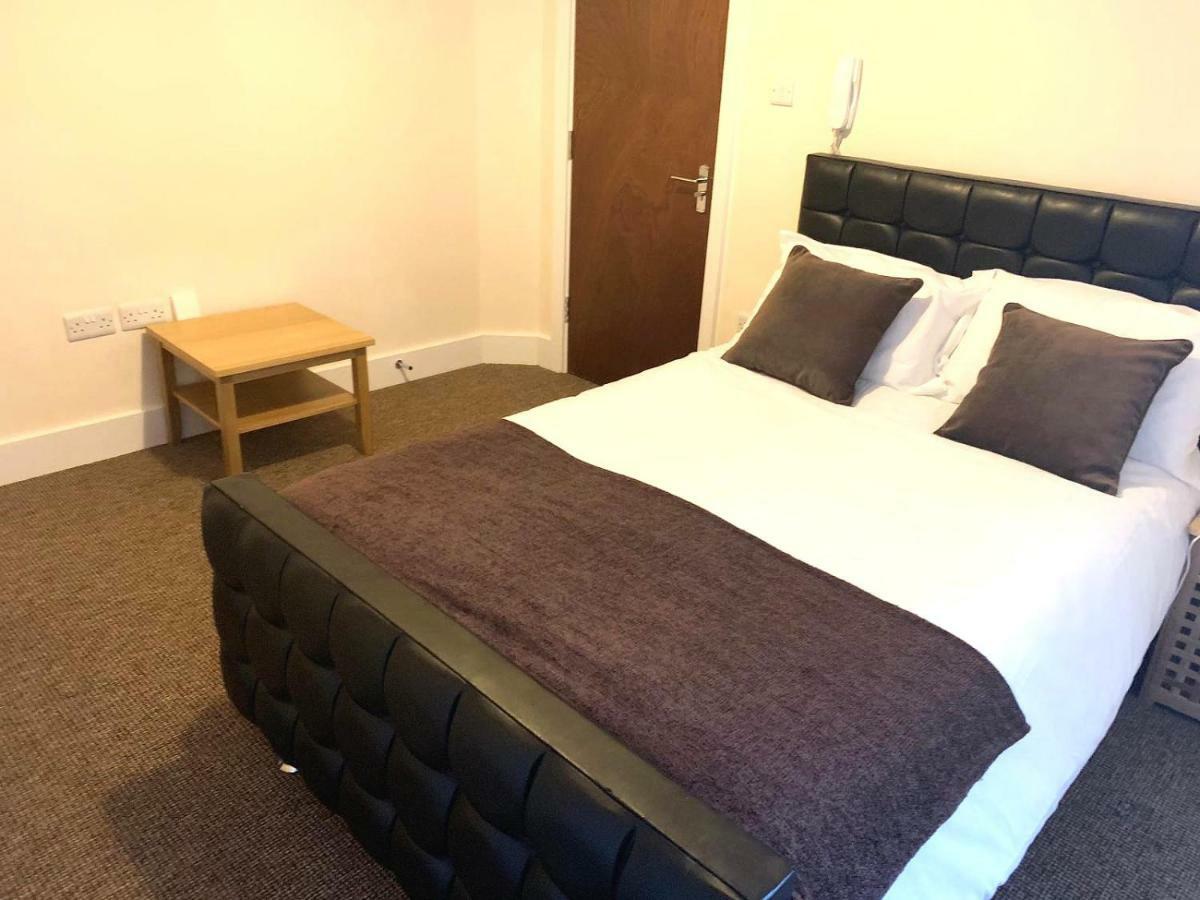 Serviced Accommodations Luton  Exterior photo